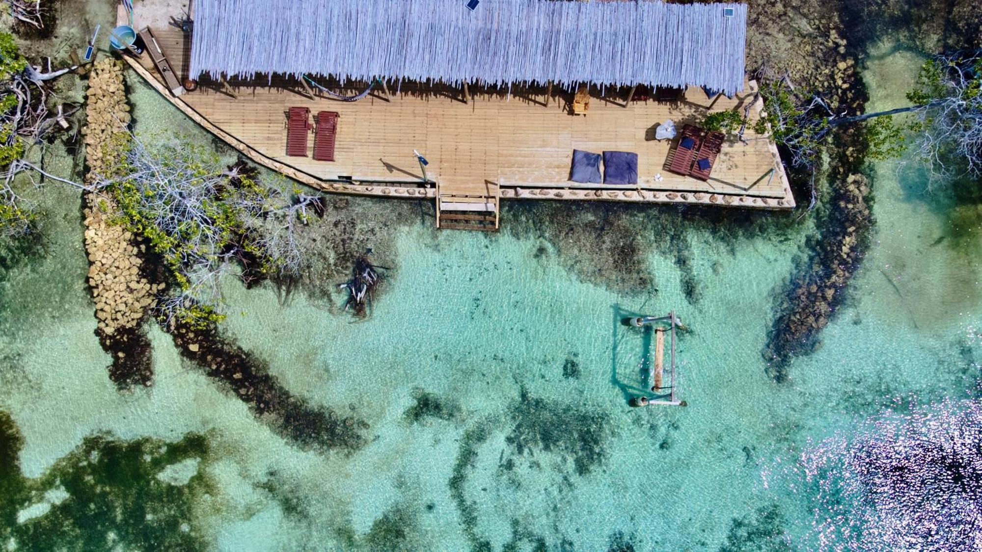 Medusa Hostel Isla Tintipan Tintipan Island Exterior photo